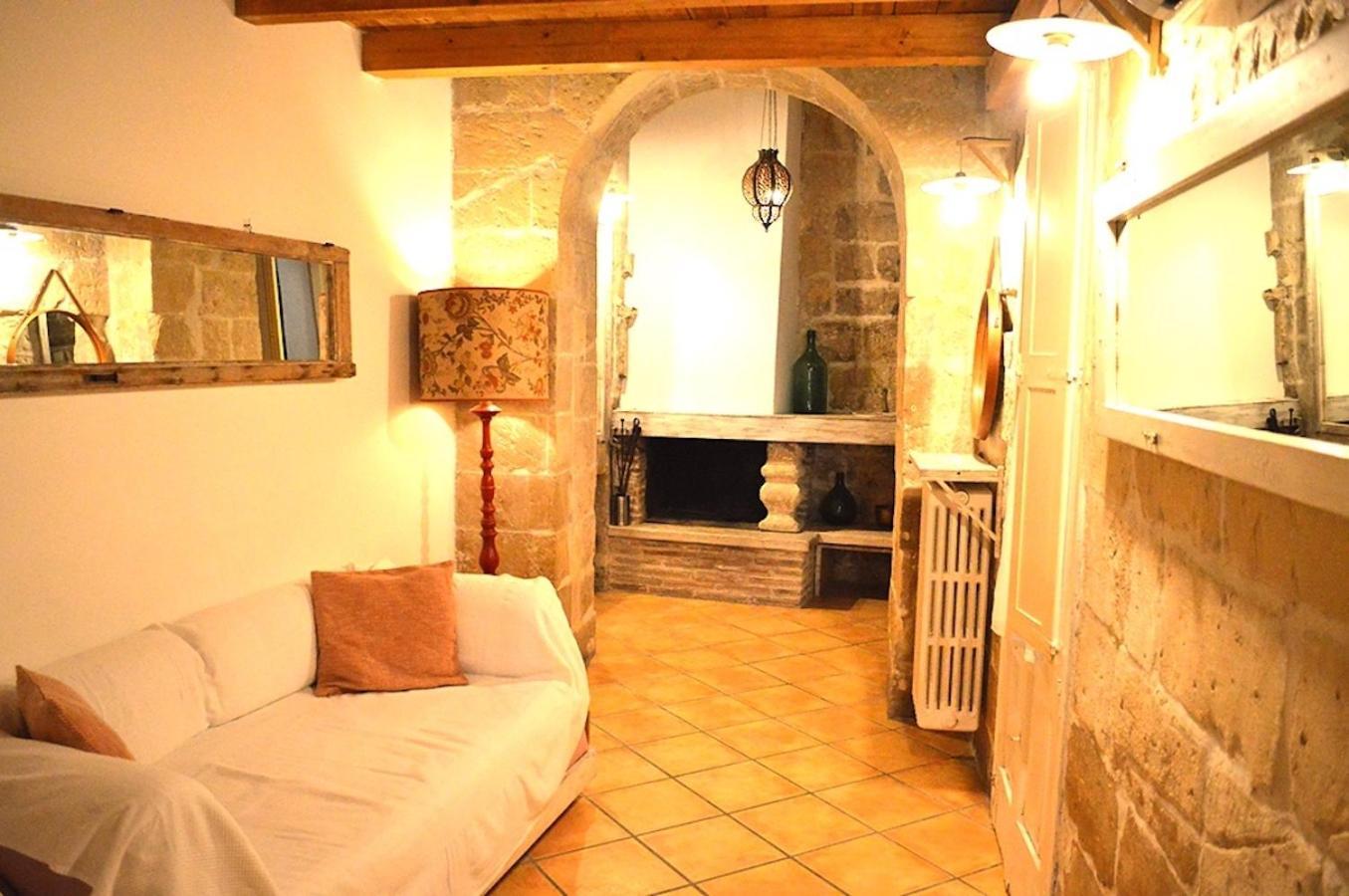 Casa Nei Fiori Di Lecce Apartment ภายนอก รูปภาพ